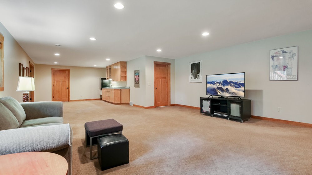 3122-Anric-Eau-Claire-WI-54701-6