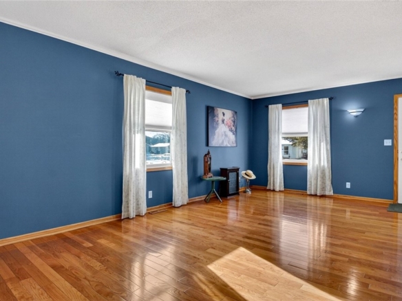 Residentialhouse for sale picture with an address of  3231 Oakland Street in Eau Claire and a list price of 262000