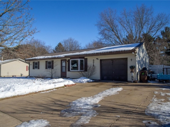Residentialhouse for sale picture with an address of  3319 Eastlawn Street in Eau Claire and a list price of 259850