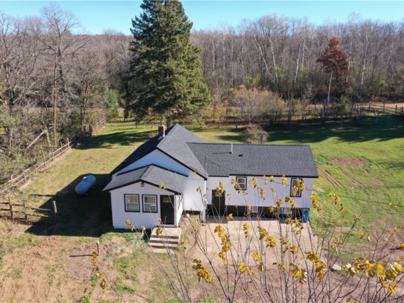 Residentialhouse for sale picture with an address of  3341 130th Street in Frederic and a list price of 350000