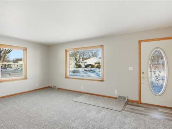 Residentialhouse for sale picture with an address of  401 Long Street in Eau Claire and a list price of 259900