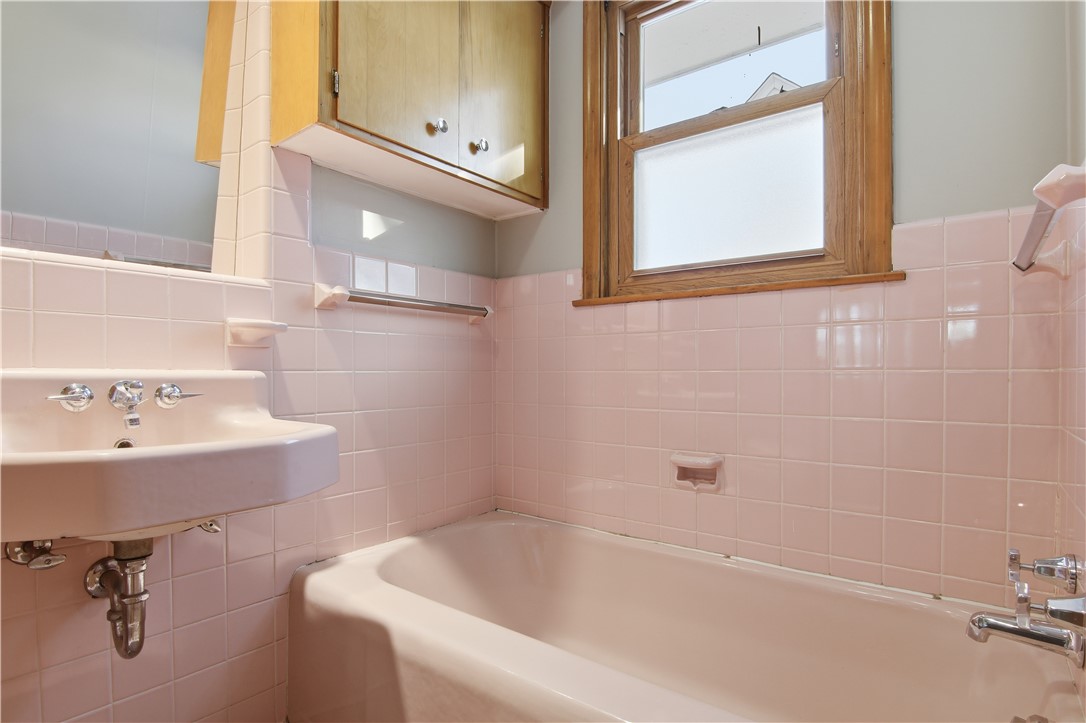 401-Long-Eau-Claire-WI-54703-4