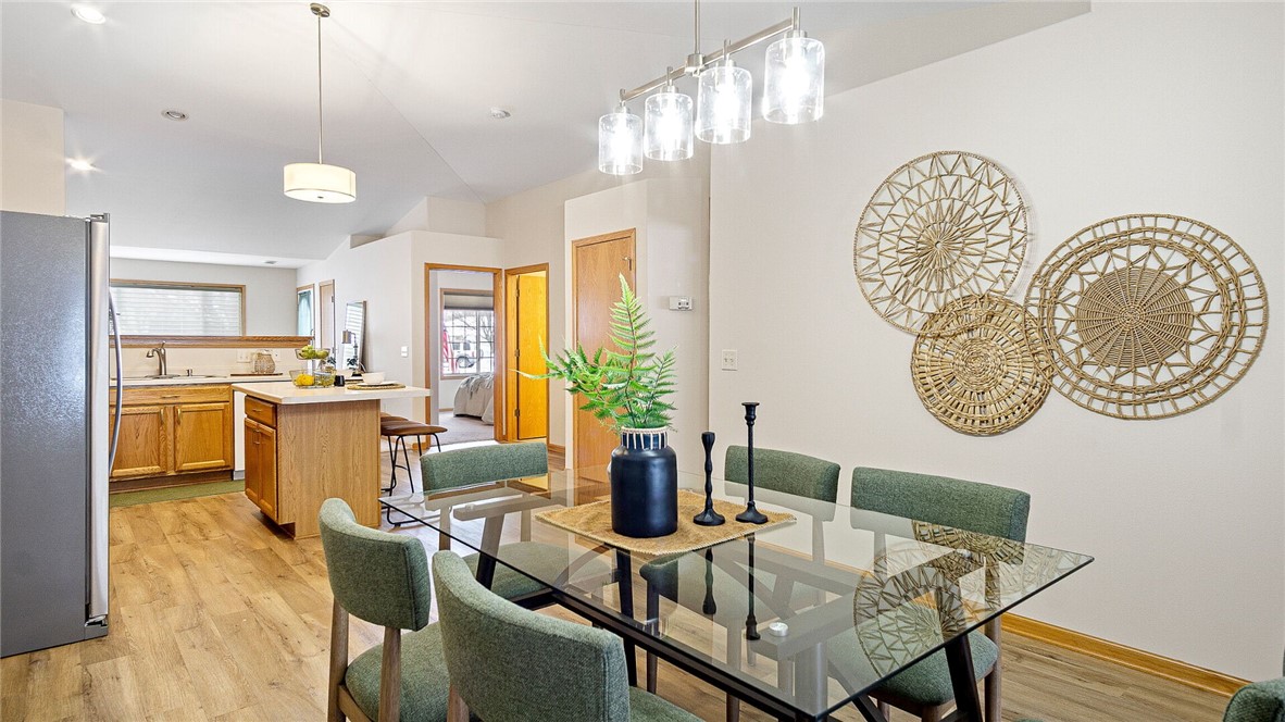 4402-Robin-Meadows-Eau-Claire-WI-54701-2