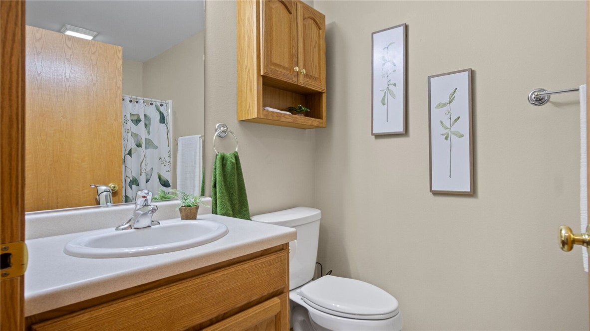 4402-Robin-Meadows-Eau-Claire-WI-54701-3