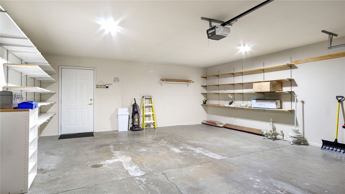 4402-Robin-Meadows-Eau-Claire-WI-54701-5