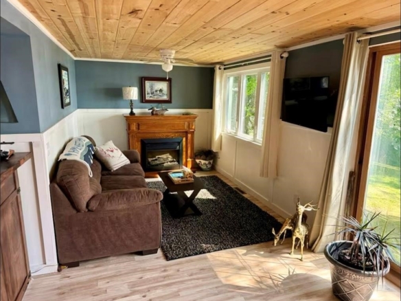 Residentialhouse for sale picture with an address of  4980 Tri Lakes Road in Superior and a list price of 320000