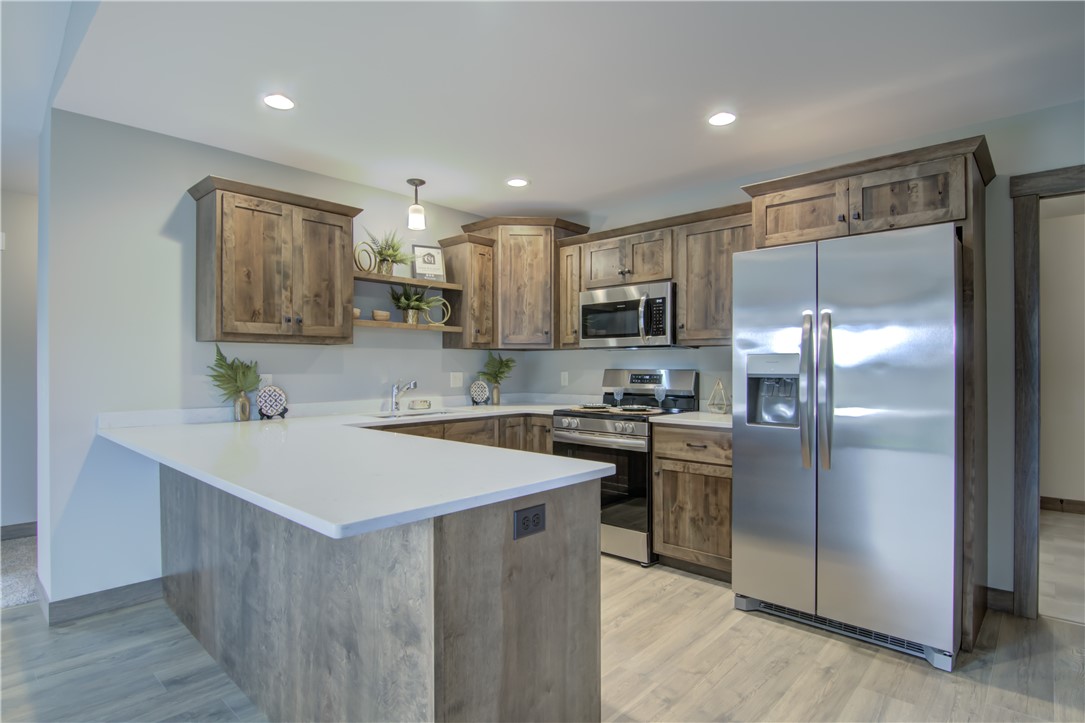 521-Hagman-Eau-Claire-WI-54703-3