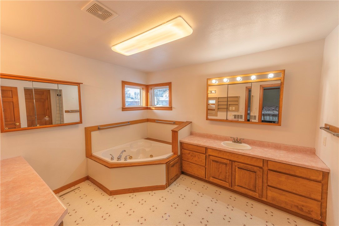 525-North-Owen-WI-54460-5