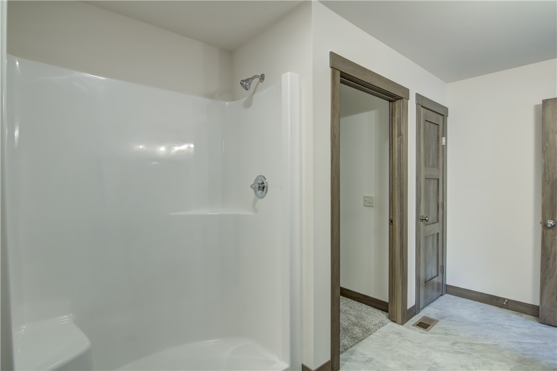 599-Hagman-Eau-Claire-WI-54703-8