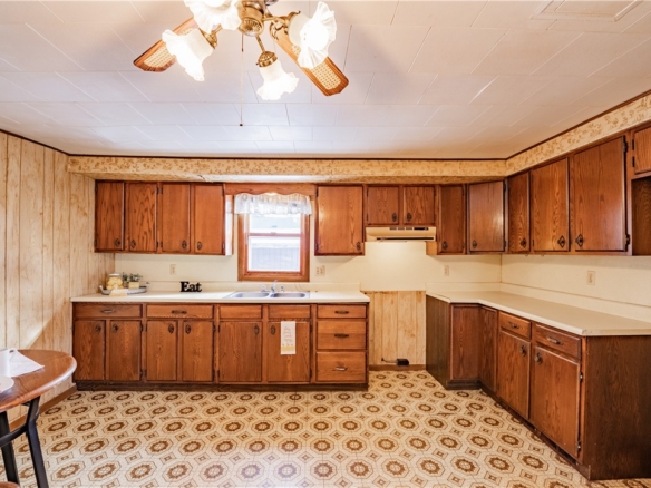 Residentialhouse for sale picture with an address of  606 Brown Street in Augusta and a list price of 140000