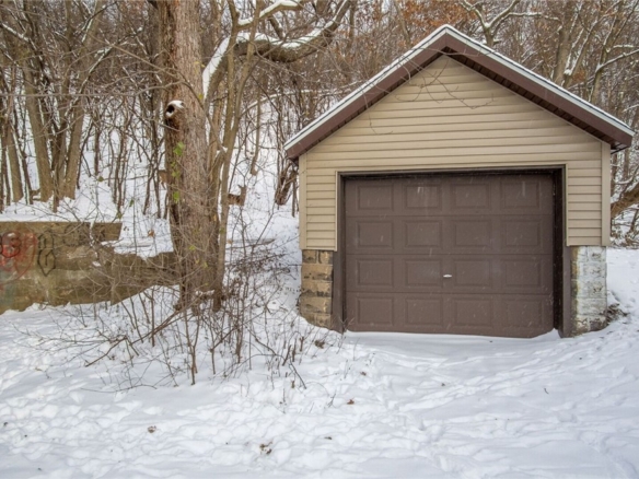 Residentialhouse for sale picture with an address of  609 Dewey Street in Eau Claire and a list price of 189900