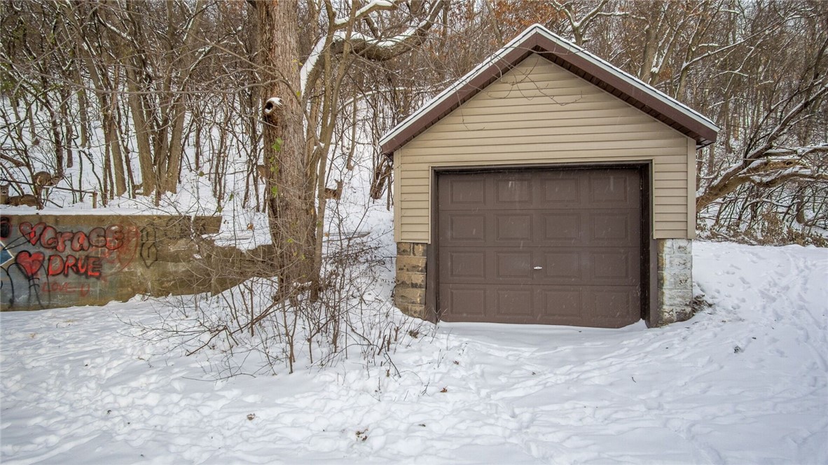 609 Dewey Street Eau Claire WI 54701