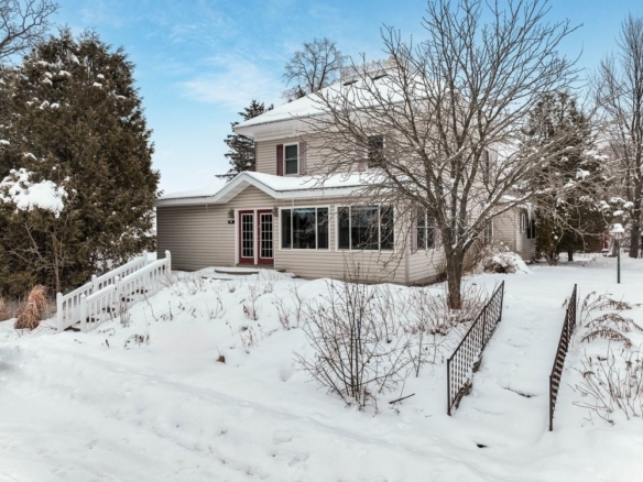 Residentialhouse for sale picture with an address of  612 1st Street in Bruce and a list price of 295000