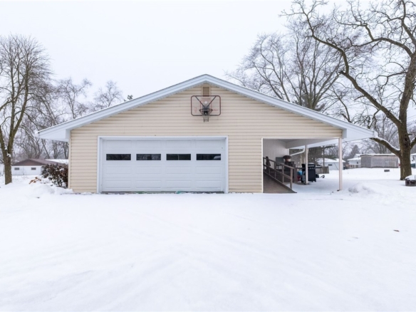 Residentialhouse for sale picture with an address of  642 6th Street in Owen and a list price of 225000