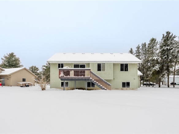 Residentialhouse for sale picture with an address of  6442 191st Street in Chippewa Falls and a list price of 385000