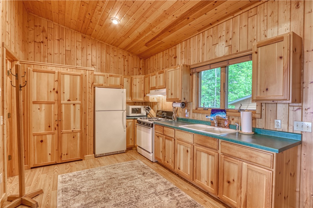 6874N-Victory-Heights-Stone-Lake-WI-54876-8