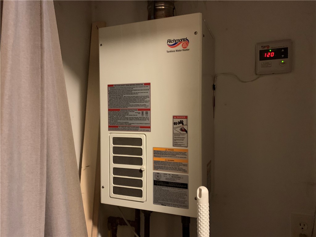 79886-Hinz-Glidden-WI-54527-3