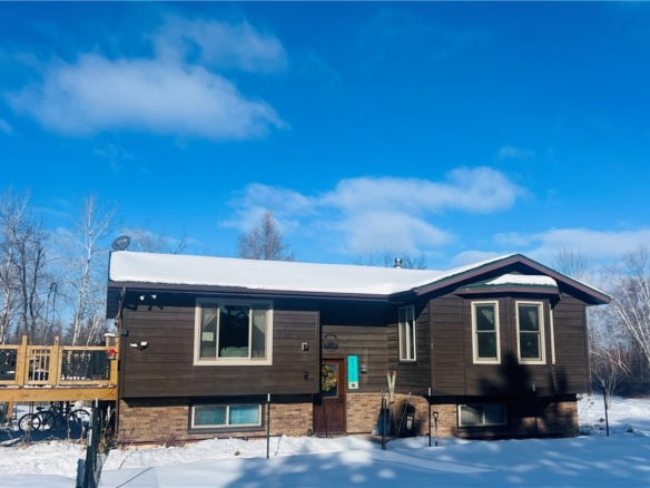 Residentialhouse for sale picture with an address of  8124 Cemetery Road in Ladysmith and a list price of 410000