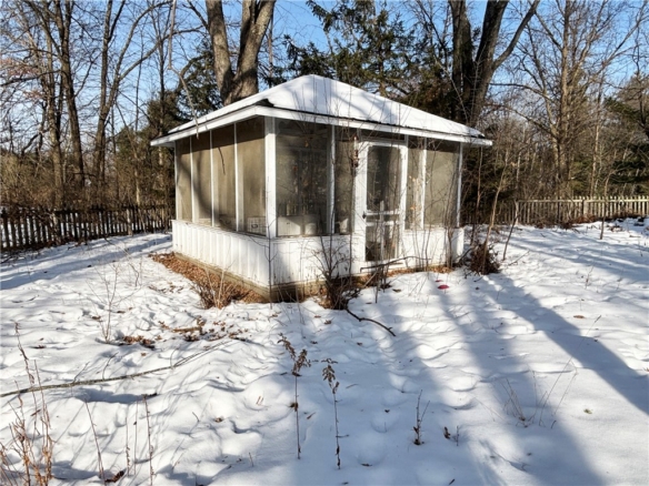 Residentialhouse for sale picture with an address of  821 4th Street in Bruce and a list price of 89000