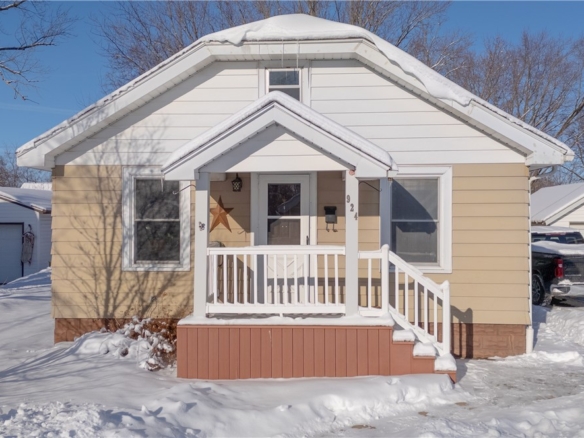 Residentialhouse for sale picture with an address of  924 James Street in Eau Claire and a list price of 215000