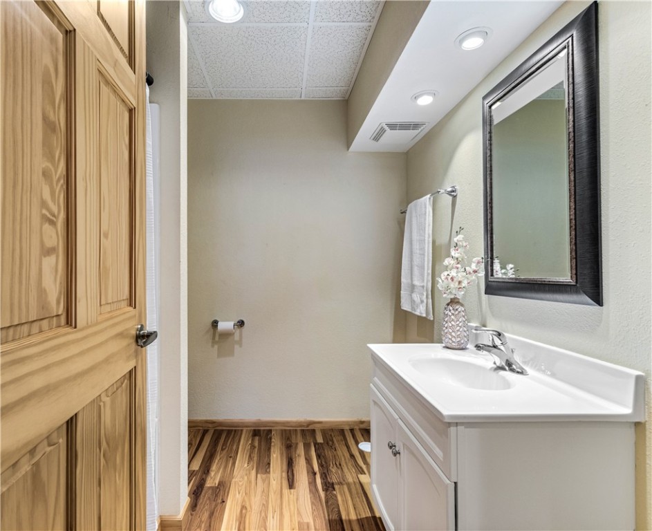 924-James-Eau-Claire-WI-54703-5