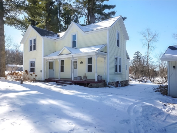 Residentialhouse for sale picture with an address of  9290 US Highway 53  in Fall Creek and a list price of 285000