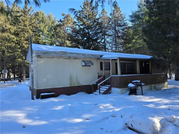 Residentialhouse for sale picture with an address of  987 25th Street in Chetek and a list price of 49900