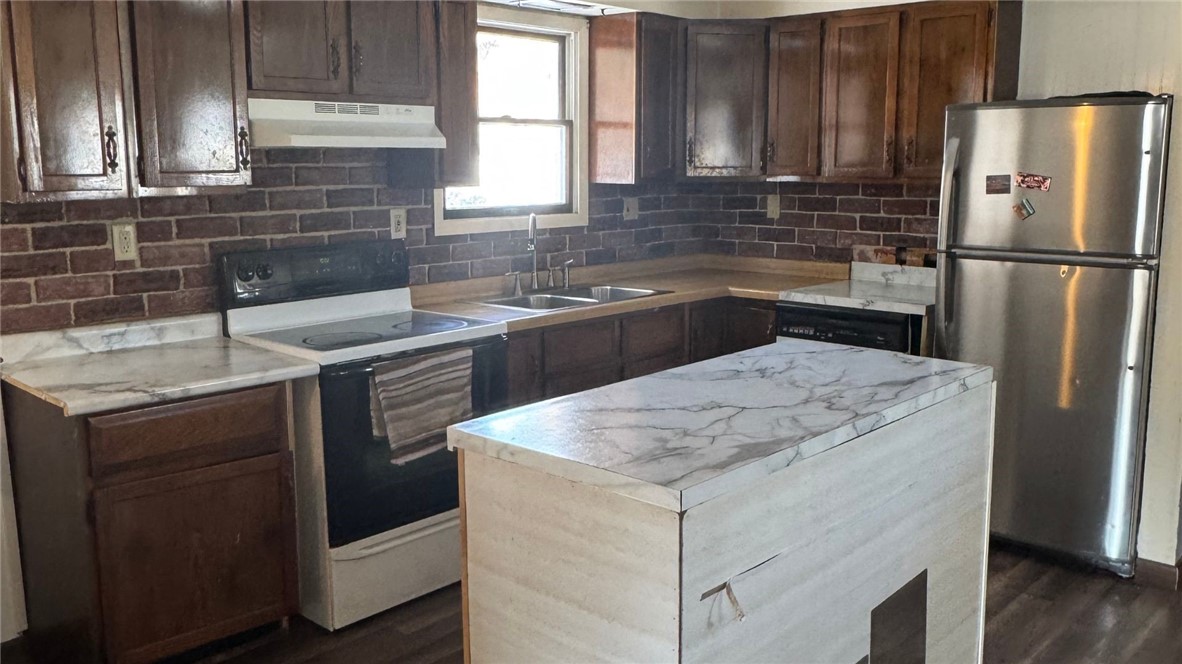 E5461-County-Road-BB-Menomonie-WI-54751-4