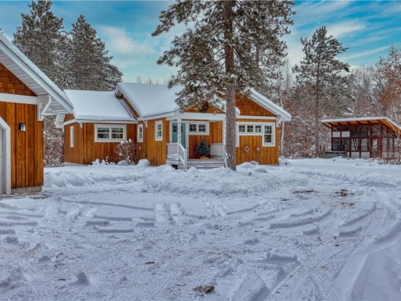 Residentialhouse for sale picture with an address of  N 8056 North Road in Springbrook and a list price of 929000