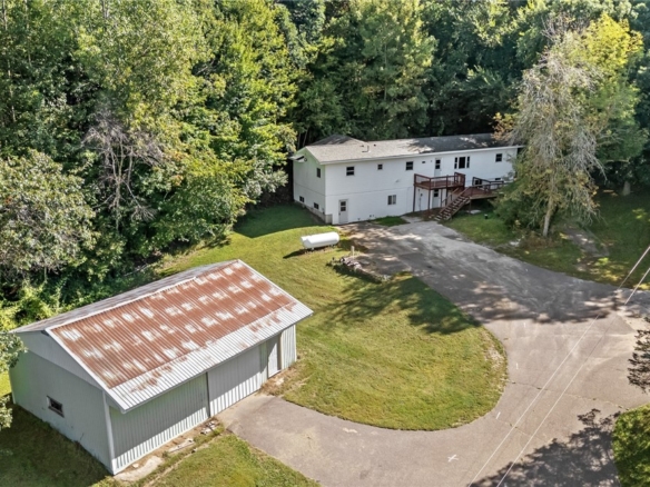 Residentialhouse for sale picture with an address of  N10270 County Road M  in Colfax and a list price of 185000