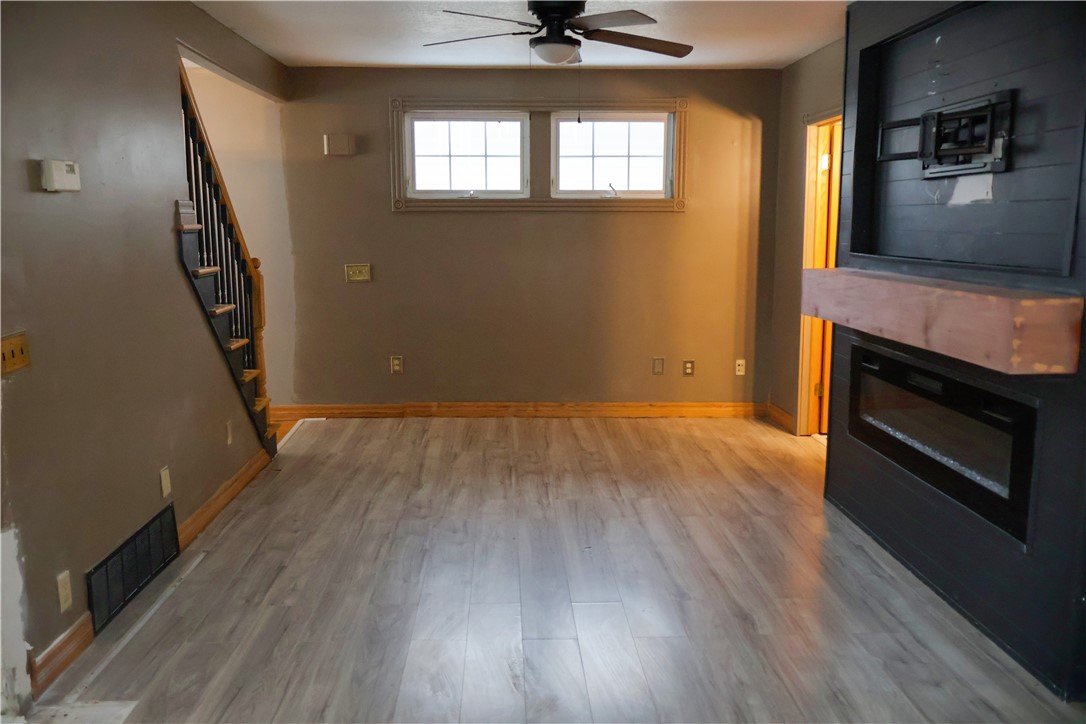 S220-Glade-Spring-Valley-WI-54767-2