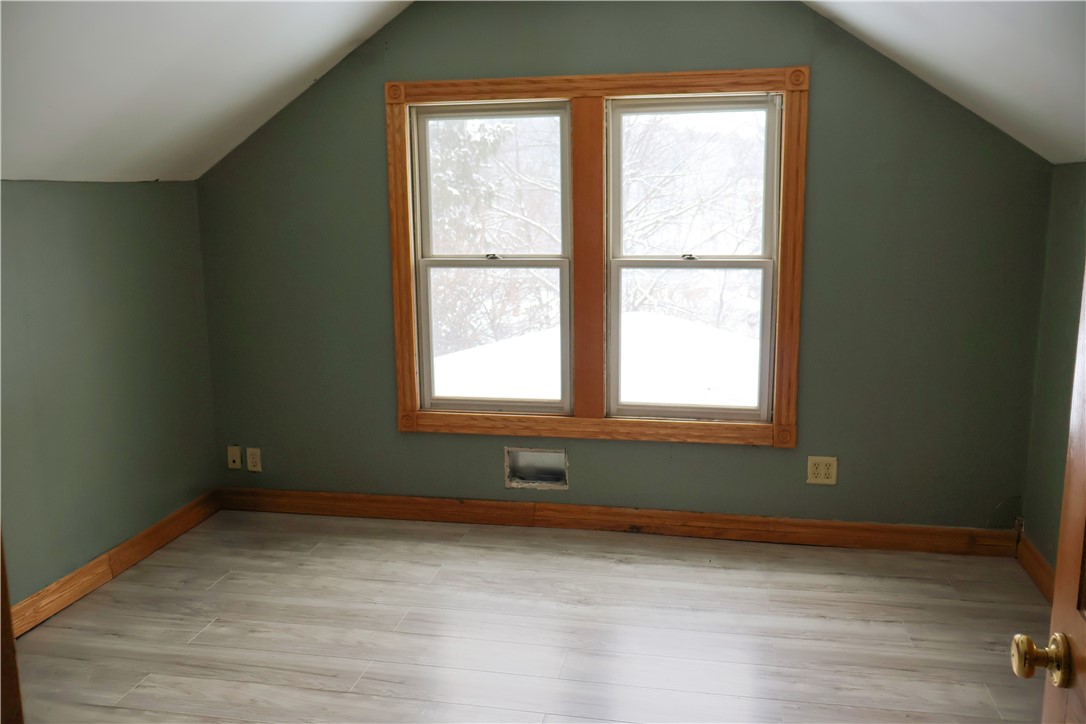 S220-Glade-Spring-Valley-WI-54767-5