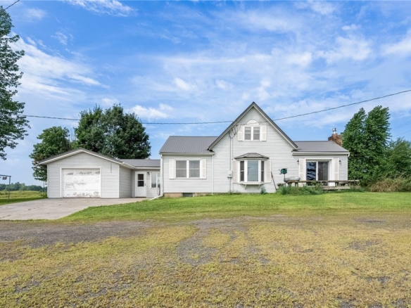 Residentialhouse for sale picture with an address of  W14827 County Road F  in Thorp and a list price of 220000