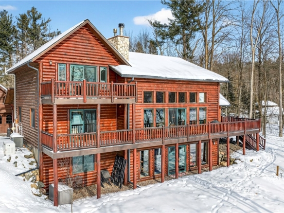 Residentialhouse for sale picture with an address of  W2891 Todd Park Road in Sarona and a list price of 1399500