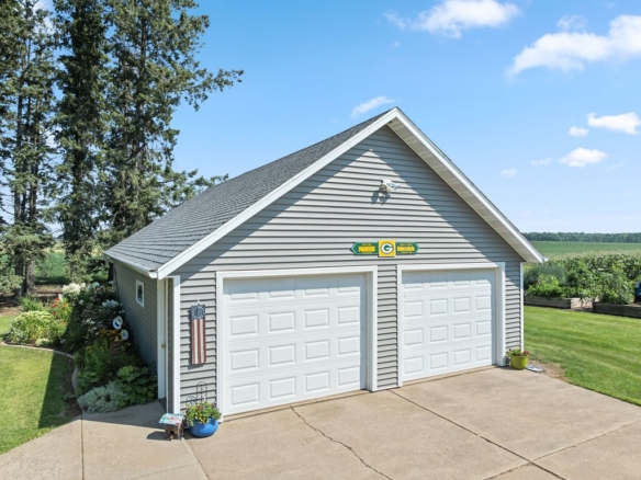 Residentialhouse for sale picture with an address of  W3596 Artisan Drive in Glen Flora and a list price of 2500000