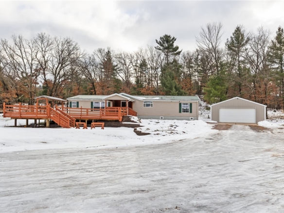 Residentialhouse for sale picture with an address of  W8967 Oak Ridge Road in Black River Falls and a list price of 350000