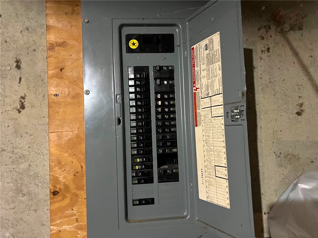 W9065-Sand-Pillow-Black-River-Falls-WI-54615-7