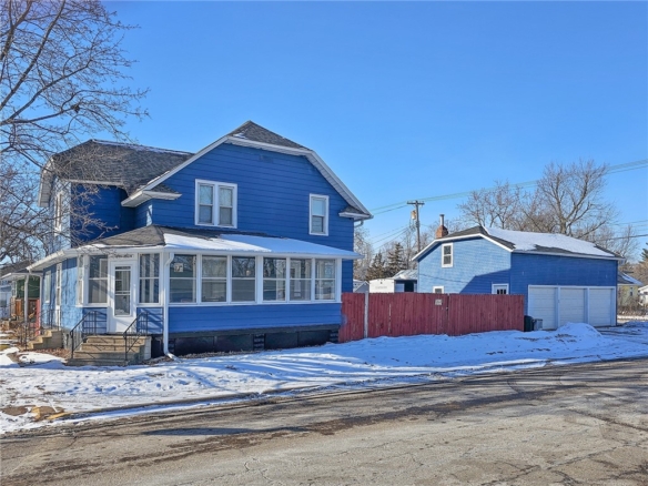 Residentialhouse for sale picture with an address of  1001 Main Street in Black River Falls and a list price of 279900