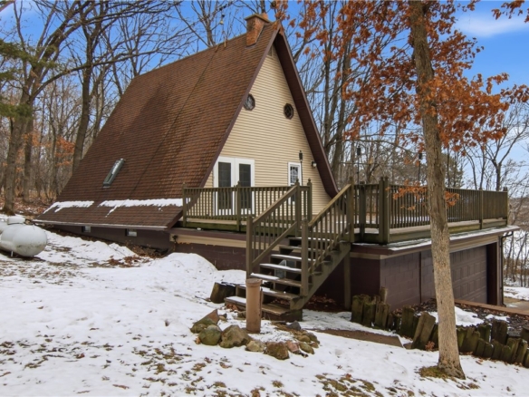 Residentialhouse for sale picture with an address of  10451 180th Avenue in Bloomer and a list price of 399000