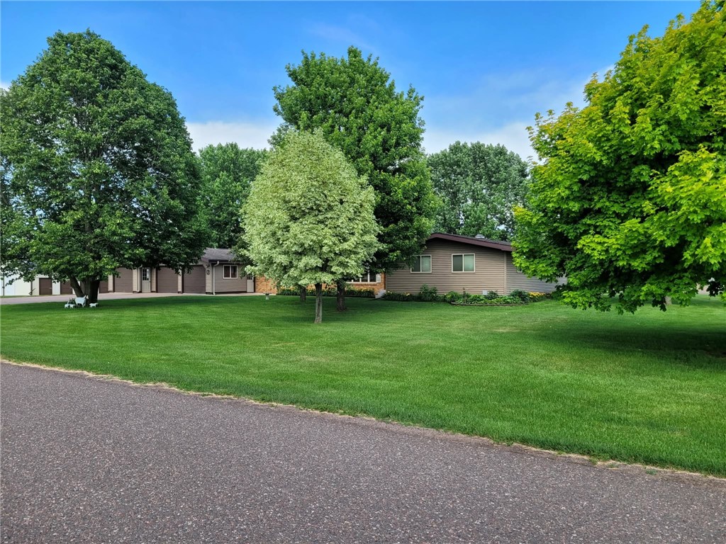 10511-147th-Chippewa-Falls-WI-54729-1