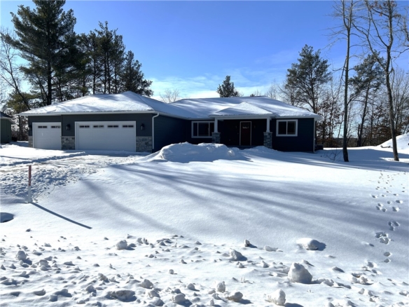 Residentialhouse for sale picture with an address of  11105 34th Avenue in Chippewa Falls and a list price of 499900