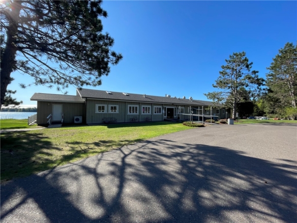 Residentialhouse for sale picture with an address of  11165 Elaine Drive in Hayward and a list price of 279900