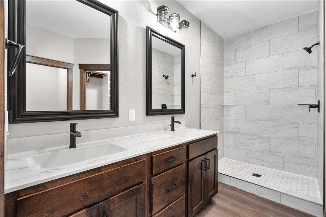 1138-Craven-Eau-Claire-WI-54703-3