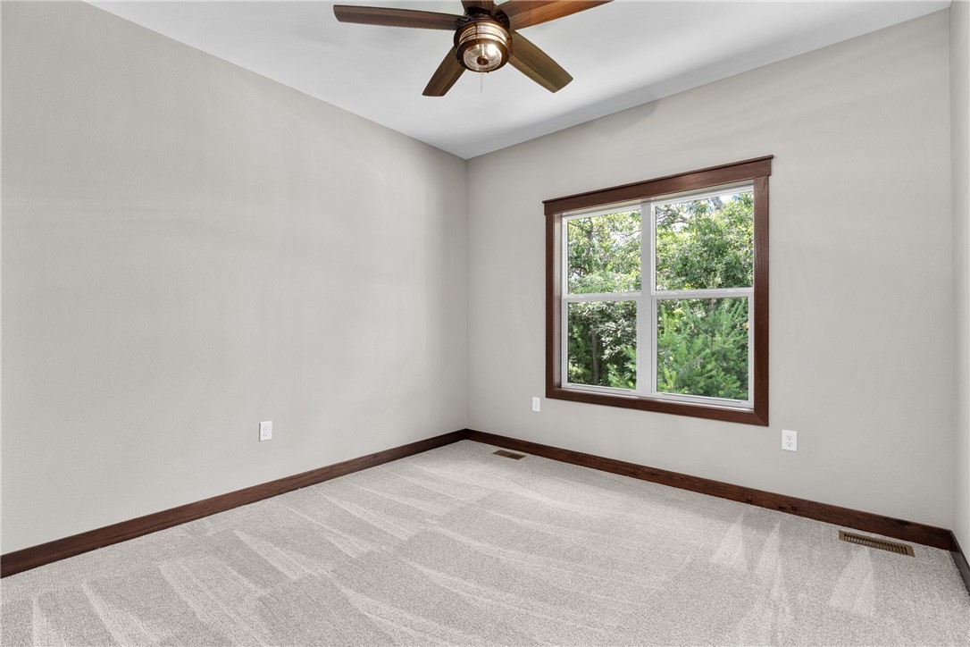 1138-Craven-Eau-Claire-WI-54703-6