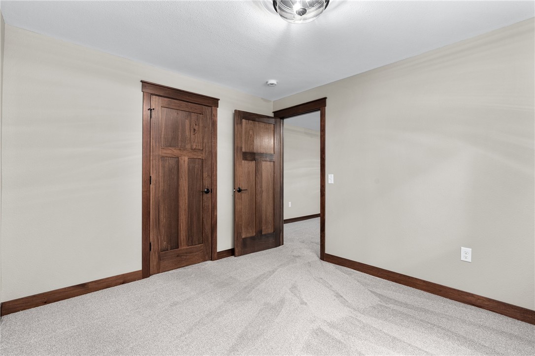 1138-Craven-Eau-Claire-WI-54703-8