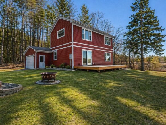 11512 Stillson Road, Luck, WI