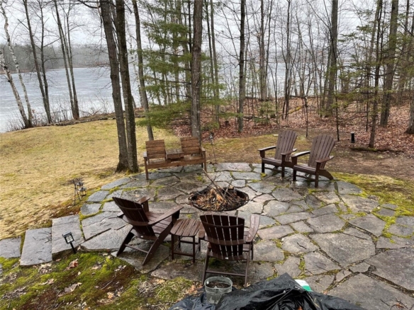 Residentialhouse for sale picture with an address of  12090 Hildreth Road in Hayward and a list price of 799000