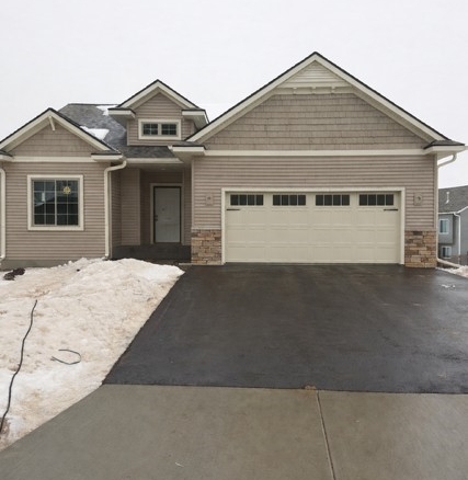 Residentialhouse for sale picture with an address of  1276 Pebble Beach Drive in Altoona and a list price of 442500