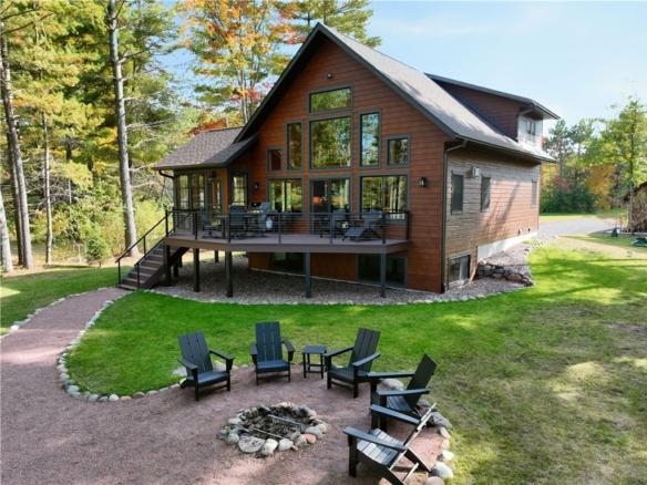 Residentialhouse for sale picture with an address of  12888W Preserve Road in Hayward and a list price of 987000