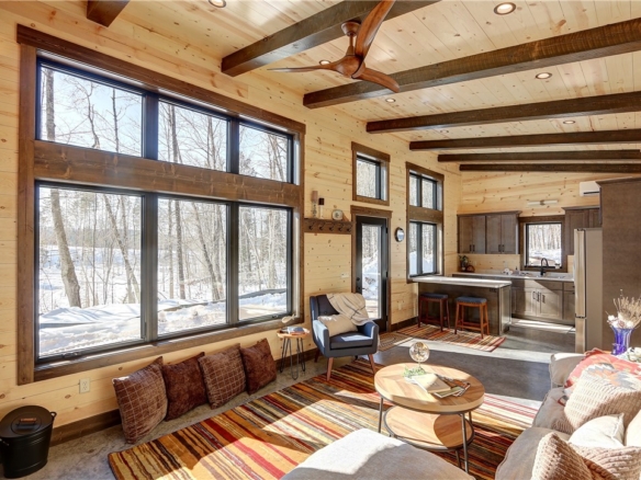 Residentialhouse for sale picture with an address of  12989W Atlas Lane in Hayward and a list price of 465000